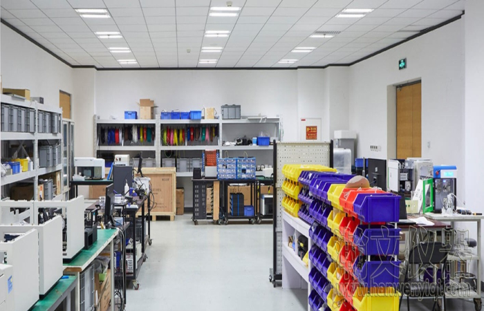 瀚文儀器試驗車間